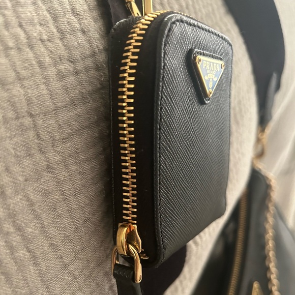 PRADA Re-Edition 2005 Saffiano leather bag - Picture 3 of 12